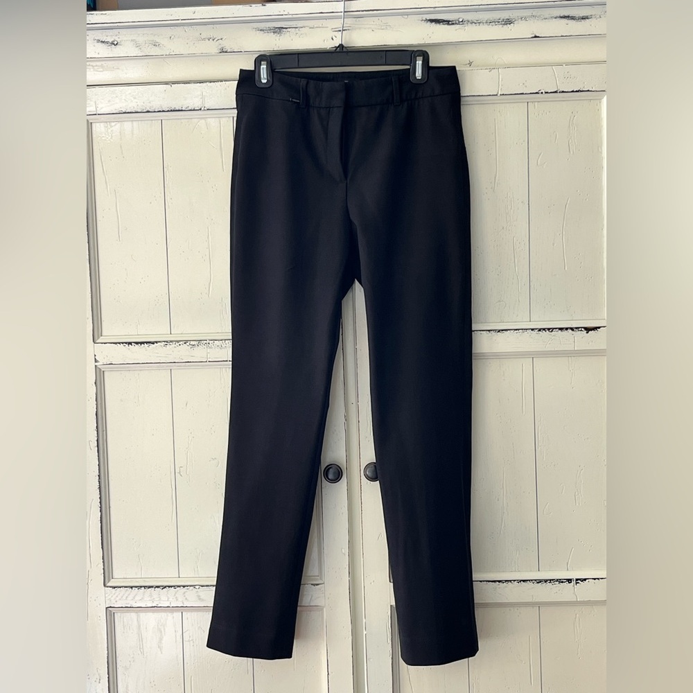 Stretchy Size 4 Black White House Black Market classic Trousers W/ Secret Pocket